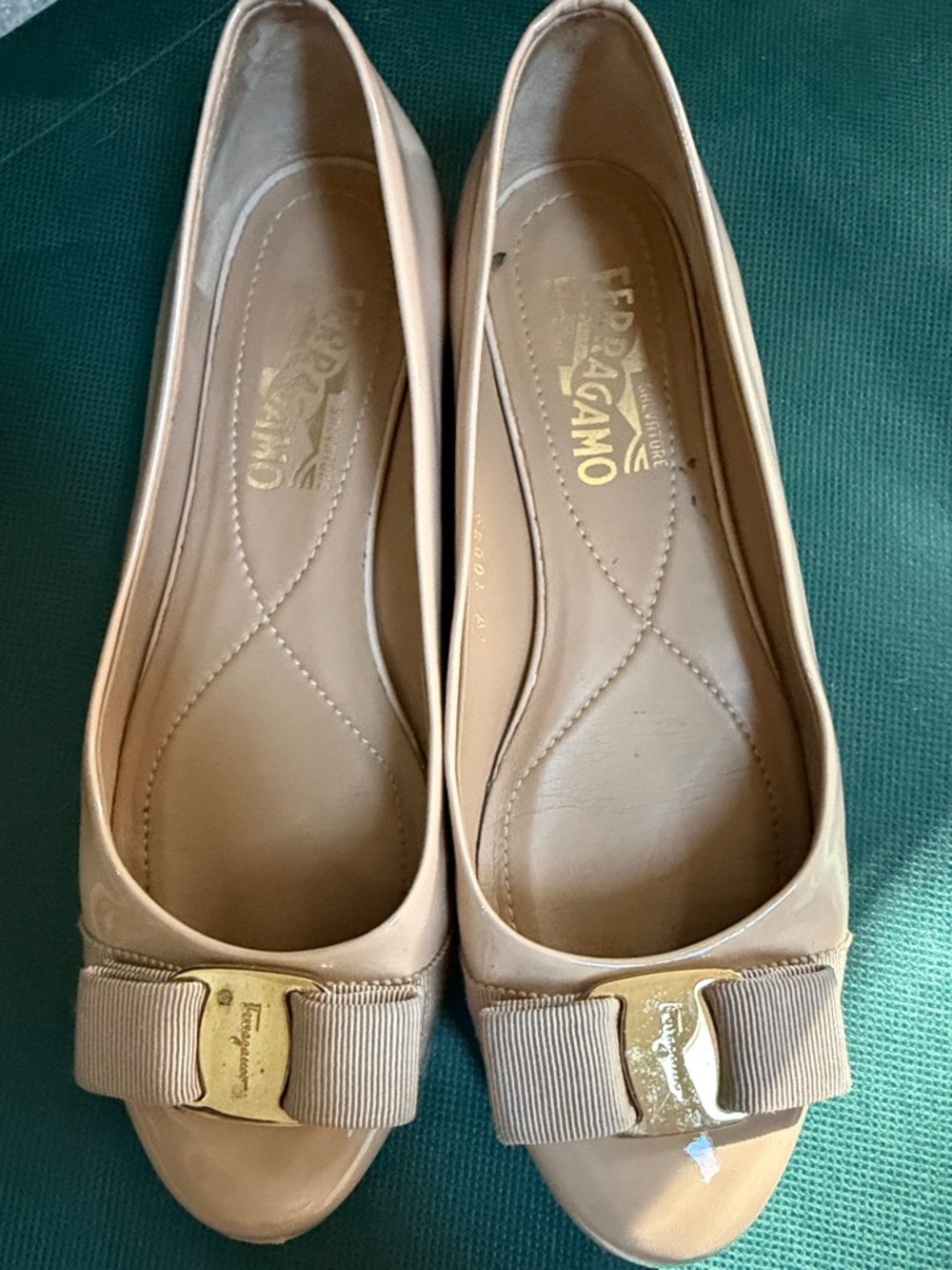 Salvatore Ferragamo Beige Patent Leather Vara Bow Flats